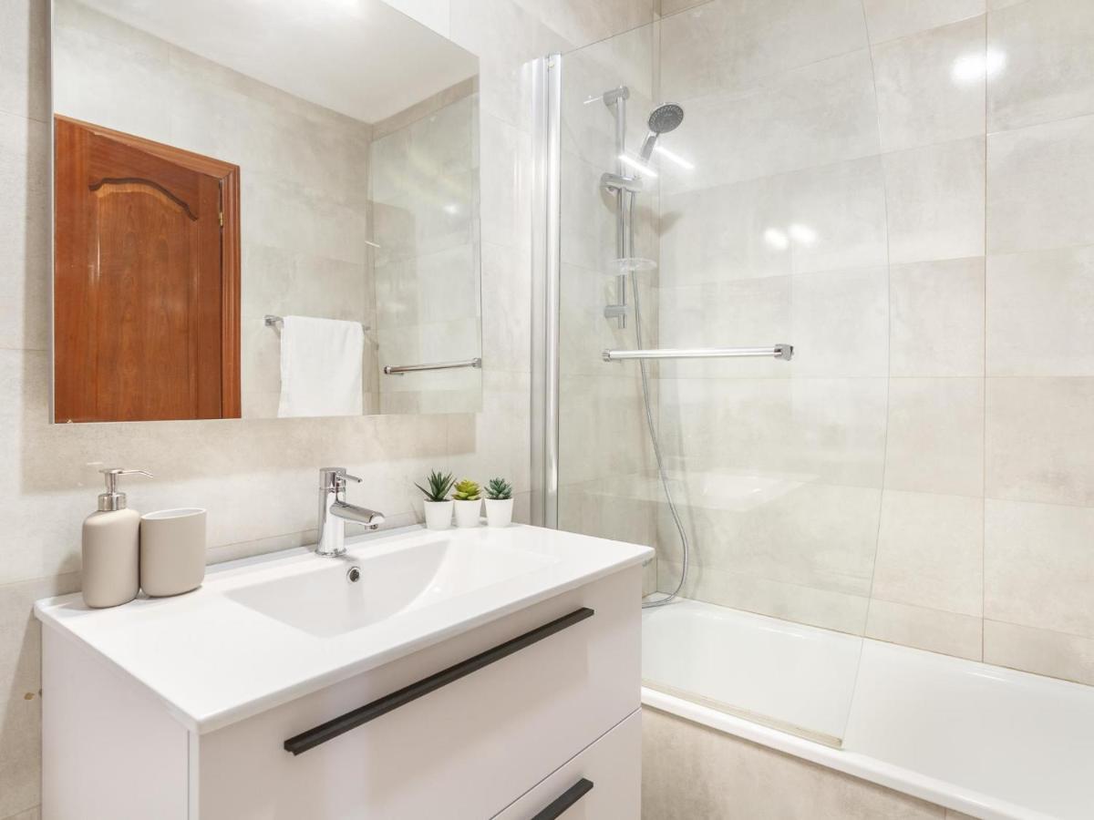Apartamento Amplio y Recién Reformado en Indautxu Bilbao Exterior foto